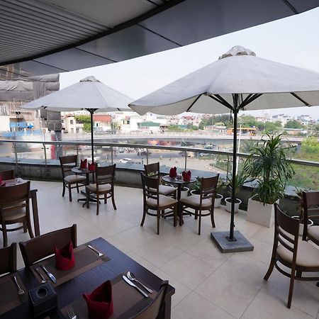 Netland Westlake Legacy Suites Hanoi Exterior foto